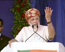 ભાવનગરઃ મોદીએ કહ્યું કે- “એક એવી આંધી છે જેમાં કોગ્રેસના હાલ બેહાલ થઇ જશે”