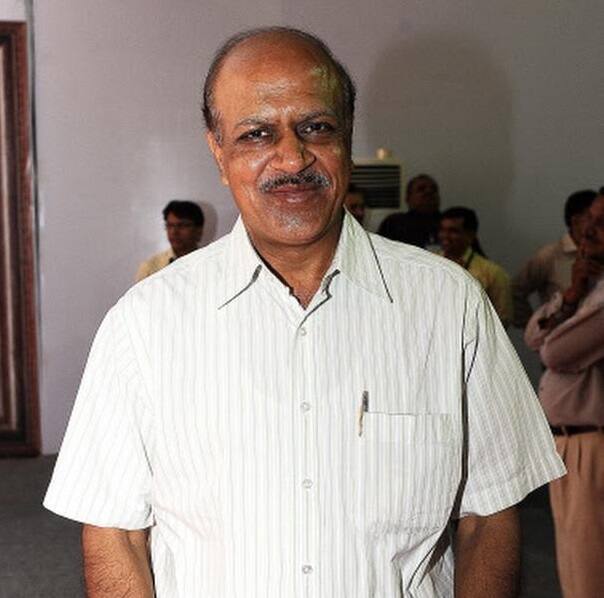 નોંધનીય છે કે ઈંચાર્જ DGP ગીતા જોહરી વયમર્યાદાના કારણે ગઈકાલે નિવૃત થઈ રહ્યા છે. રાજ્યમાં છેલ્લા દોઢ વર્ષથી કાયમી ડીજીપીનું પદ ખાલી છે. ગીથા જોહરીને પણ ઇન્ચાર્જ ડીજીપી બનાવવામાં આવ્યા હતા.