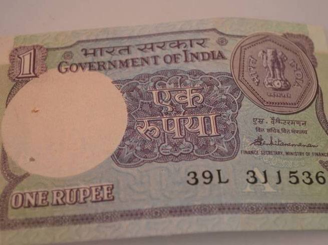 1 રૂપિયાની નોટને 1940માં ફરીથી જારી કરવામાં આવી હતી. 