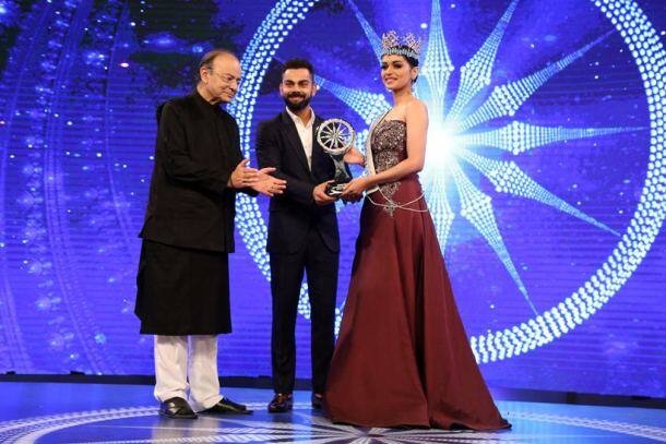 ઉલ્લેખનીય છે કે, ભારતીય કેપ્ટન વન-ડે અને ટી-20 બાદ હવે ટેસ્ટમાં પણ પોતાના બેટથી કમાલ કરી રહ્યો છે. તેણે શ્રીલંકા સામેની પ્રથમ ટેસ્ટમાં સદી અને બીજી ટેસ્ટમાં બેવડી સદી ફટકારી. તેણે 50 ઈન્ટરનેશનલ સેન્ચુરીનો રેકોર્ડ પણ બનાવી લીધો છે અને હવે ટેસ્ટમાં પાંચ હજાર રન બનાવવાથી પણ માત્ર 25 રન જ દૂર છે. તે ત્રણેય ફોર્મેટમાં 50થી વધુની સરેરાશ ધરાવતો વિશ્વનો એકમાત્ર ક્રિકેટર છે.