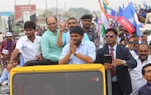 જસદણ: ખુલ્લી જીપમાં હાર્દિક પટેલનો રોડ શો, મોટી સંખ્યામાં પાટીદારો ડીજેના તાલે ઝૂમી ઉઠ્યા