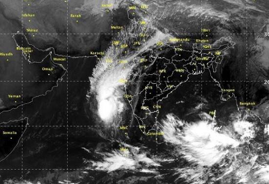 દરિયામાં માછીમારી માટે ગયેલી ફિશીંગ બોટોને પરત આવી જવા અને દરિયો ન ખેડવા તાકીદ કરવામાં આવી છે અને નજીકના બંદરો પર સલામતી ખાતર પહોંચી જવા જણાવવામાં આવ્યું છે. વાવાઝોડાને કારણે ગુજરાત ડિઝાસ્ટર મેનેજમેન્ટની તાત્કાલિક બેઠક બોલાવવામાં આવી હતી. વાવાઝોડાથી ગુજરાતના સુરતની આજુબાજુના દક્ષિણ ગુજરાતના દરિયાકાંઠે આજે મધરાતથી વાવાઝોડાની અસર શરૂ થાય તેવી શક્યતા છે.