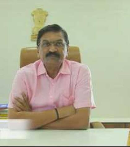 કોગ્રેસે વિધાનસભા ચૂંટણીની પ્રક્રિયામાં સામેલ કરાયેલા પ્રમોટેડ-આઈએએસ ઓફિસર એવા સુરત જિલ્લા કલેક્ટર મહેન્દ્રભાઈ પટેલ, જૂનાગઢ-પોરબંદરના આઈજીપી રાજકુમાર પાંડિયન અને વડોદરાના રેન્જ આઈજીપી અભય ચુડાસમાને દૂર કરવા માંગણી કરી છે. 