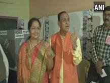 ગુજરાત ચૂંટણી 2017: ભાજપ-કોંગ્રેસના દિગ્ગજોએ મતદાન કર્યુ
