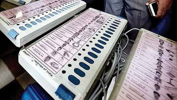 ગુજરાત ઇલેક્શન: EVMમાં ગરબડ હોવાની અનેક સ્થળે ફરિયાદ, રાત્રે 10 વાગ્યા સુધી શરતી મતદાનની છૂટ