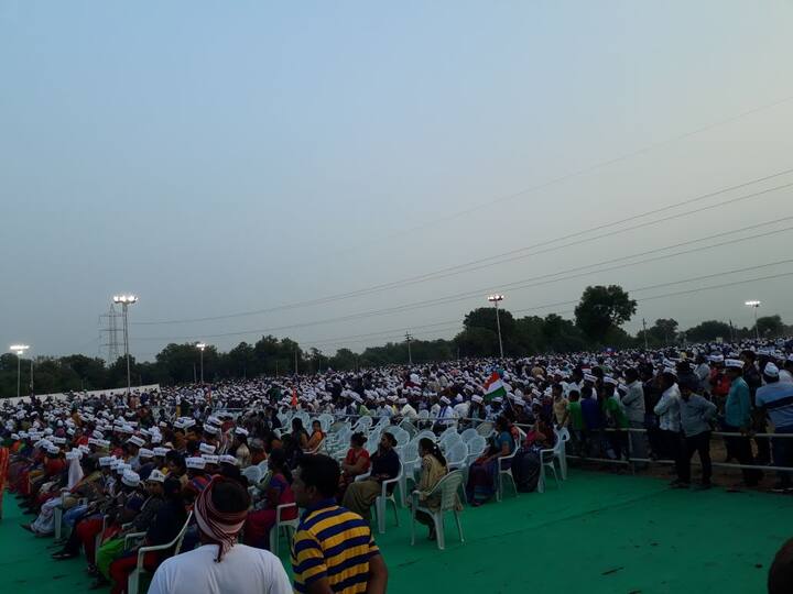 આ સભામાં મહેસાણા, પાટણના આસપાસના ગામોમાંથી હજારોની સંખ્યામાં પાટીદાર યુવાનો જોડાય હતા.મહેસાણાથી બાઇક રેલીનું પણ આયોજન કરવામાં આવ્યું હતું.