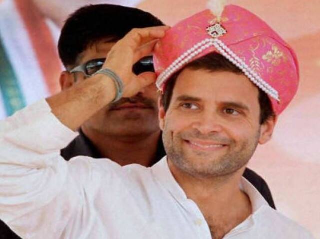 નવી દિલ્હીઃ રાહુલ ગાંધીને કોંગ્રેસ પાર્ટીના નવા અધ્યક્ષ પસંદ કરવામાં આવ્યા છે, કોંગ્રેસ પાર્ટીએ આ વાતની જાહેરાત કરતાં કહ્યું કે, રાહુલ ગાંધીની બિનહરીફ રીતે પાર્ટી અધ્યક્ષ તરીકે પસંદગી થઇ છે, કોંગ્રેસ નેતા મુલ્લાપલ્લે રામચંદ્રએ રાહુલ ગાંધીને અધ્યક્ષ પસંદ કરવાની જાહેરાત કરી છે, ઉલ્લેખનીય છે કે, રાહુલ અત્યાર સુધી પાર્ટી ઉપાધ્યક્ષ હતા જ્યારે સોનિયા ગાંધી અધ્યક્ષ કારોબાર સંભાળી રહ્યાં હતા. રાહુલની તાજપોશી 16 ડિસેમ્બર થશે રાહુલ ગાંધને અધ્યક્ષ પસંદ કરવામાં આવ્યા બાદ દિલ્હીના કોંગ્રેસની હેડઓફિસ 24 અકબર રોડ પર જશ્નનો માહોલ જામી, હોળી પહેલા જ હોળીનો માહોલ રચાઇ ગયો હતો. જોકે, આજે ઉમેદવારી પાછી ખેંચવાની છેલ્લી તારીખ હતી અને બપોરે 3 વાગે ઉમેદવારી પાછી ખેંચવાનો સમય પુરો થતાં જ તેમને અધ્યક્ષ પસંદ કરી દેવામાં આવ્યા.