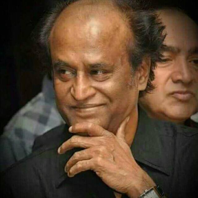 ગ્લેમર વર્લ્ડની ઝાકઝમાળથી કંટાળી રજનીકાંતે ફિલ્મી લાઇન છોડવાનું મન બનાવી લીધું હતું. આ સમયે કે. બાલચંદર, કમલ હાસન જેવા નજીકના મિત્રોએ મુશ્કેલીથી તેમને મનાવ્યા હતા.
