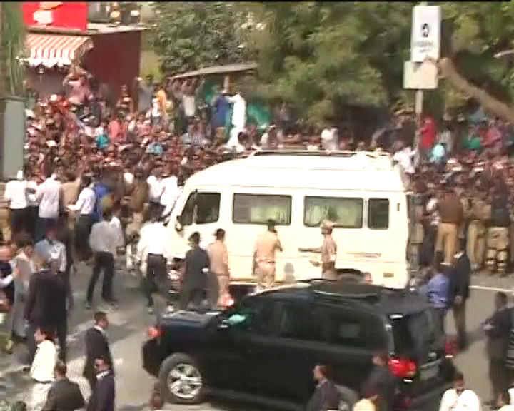 જ્યારે બીજીબાજુ ડેપ્યૂટી સીએમ નીતિન પટેલે મતદાન કર્યા બાદ ભાજપને મત આપવા અંગે કરેલા નિવેદનને પણ આચાર સંહિતા ભંગ ગણાવ્યો હતો.