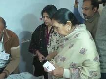 ભાજપ-કોંગ્રેસના નેતાઓએ કર્યું મતદાન, જીતની આશા વ્યક્ત કરી 