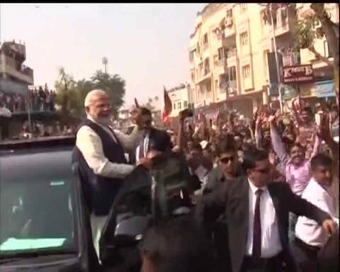 મતદાન બાદ PM મોદીએ કરેલા રોડ શો મામલે કોંગ્રેસની ફરિયાદ મતદાન બાદ PM મોદીએ કરેલા રોડ શો મામલે કોંગ્રેસની ફરિયાદ