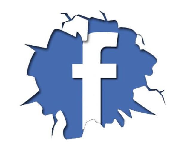 નવી દિલ્હીઃ ફેસબુક પર હવે યૂઝર્સ માટે એક કામનું ફિચર આવી ગયું છે, જો તમે ફેસબુક યૂઝ કરતાં હોય તો હવે તમે પોતાની એડની મદદથી વધારે લોકોને જોડી શકશો. ફેસબુકે પોતાના પ્લેટફોર્મ પર Click-to-WhatsApp લૉન્ચ કર્યું છે, જે એડ આપનારાઓને એક અરબથી વધારે વૉટ્સએપ યૂઝર્સ સાથે જોડશે.