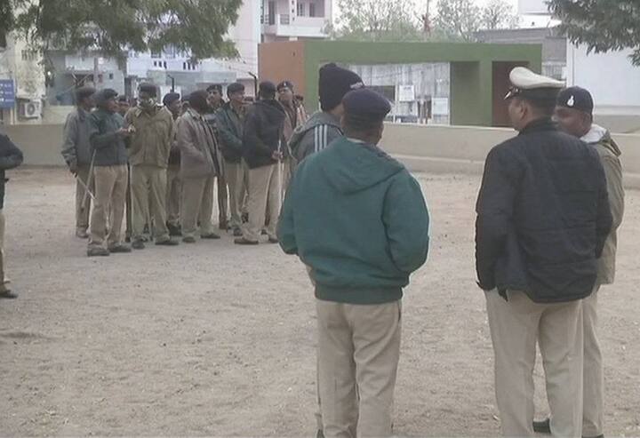 ઉલ્લેખનીય છે કે ગુજરાતમાં વિધાનસભાની 182 સીટ છે અને સરકાર બનાવવા કોઈપણ પક્ષને 92 સીટની જરૂર છે. વર્ષ 2012ની ગુજરાત વિધાનસભા ચૂંટણીમાં ભાજપને 115, કોંગ્રેસને 61 તથા અન્યને 6 સીટ મળી હતી.