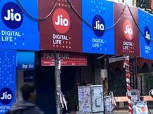 Jioની ધમાકેદાર ઓફર, 25 ડિસે. સુધી કંપની આપી રહી છે ત્રિપલ કેશબેક