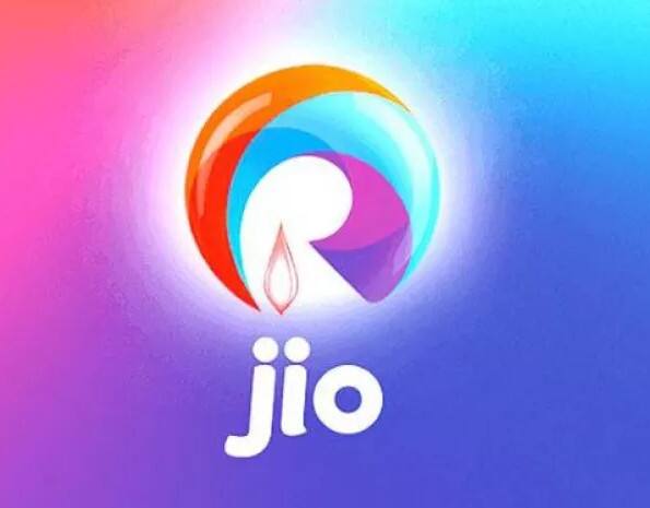 Yatra.com પરથી જો કોઇ કસ્ટમર રાઉન્ડ ટ્રિપ (આવવા-જવાની) ટિકીટ લે છે તો 1000 રૂપિયાન છૂટ અને બીજી એક કી ડૉમેસ્ટિક ફ્લાઇટ ટિકીટ પર 500 રૂપિયાની છૂટ મળશે.