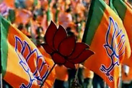 ગુજરાત વિધાનસભા ચૂંટણી 2017: કચ્છ જિલ્લામાં ભાજપ આગળ ગુજરાત વિધાનસભા ચૂંટણી 2017: કચ્છ જિલ્લામાં ભાજપ આગળ