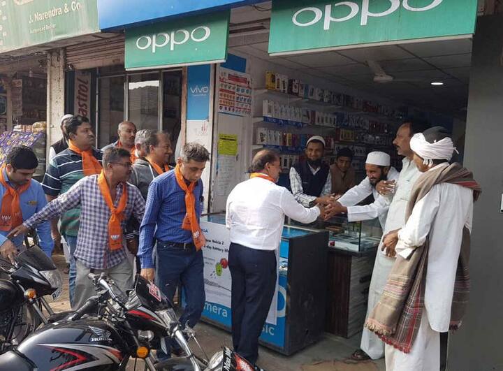 અમરેલી જિલ્લામાં ભાજપનું મોટું માથું ગણાતા હીરાભાઈ સોલંકીની રાજુલા બેઠક પરથી હાર થઈ છે. કોંગ્રેસના અમરિષ ડેર 83818 વોટ સાથે વિજેતા બન્યા છે. 