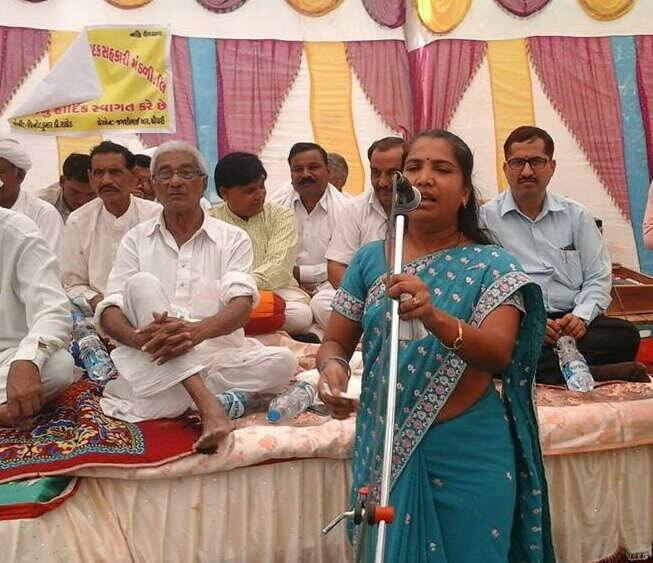 વાવઃ વાવ બેઠક પરથી ગેનીબેન ઠાકોરે ગુજરાત સરકારના આરોગ્યમંત્રી શંકર ચૌધરીને હાર આપી છે. ગેનીબેનને 102328 અને શંકર ચૌધરીને 95673 વોટ મળ્યાં.