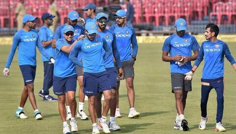 કટકમાં આજે ભારત-શ્રીલંકા વચ્ચે પ્રથમ T-20, ટીમ ઈન્ડિયા શ્રેણી જીતવા ફેવરીટ કટકમાં આજે ભારત-શ્રીલંકા વચ્ચે પ્રથમ T-20, ટીમ ઈન્ડિયા શ્રેણી જીતવા ફેવરીટ
