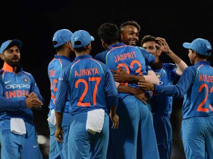 T-20માં ભારતનો શ્રીલંકા સામે દેખાવ છે સારોઃ ભારત અને શ્રીલંકા વચ્ચે 2009થી લઈ અત્યાર સુધી 11 T-20 મેચ રમાઈ છે. જેમાં ભારતનો હાથ ઉપર રહ્યો છે. ભારતે 11માંથી 7 મેચ જીતવામાં સફળ રહ્યું છે. બંને ટીમો વચ્ચે 2009માં નાગપુરમાં રમાયેલી મેચમાં શ્રીલંકાએ 215 રન ખડક્યા હતા. જે બંને દેશો વચ્ચે ટી-20 ક્રિકેટનો સર્વશ્રેષ્ઠ સ્કોર છે. 