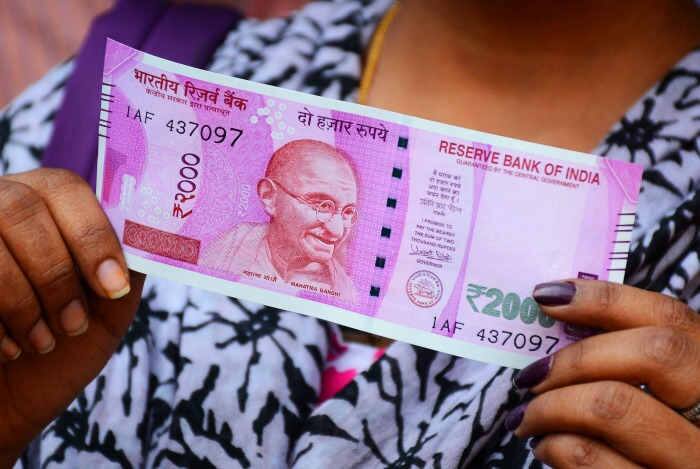 મોદી સરકારે 8 નવેમ્બર, 2016ના મોટા મુલ્યની 500 અને 1000ની નોટ પર પ્રતિબંધ મૂક્યો હતો. તેમજ આરબીઆઈએ 2000અને 500ની નવી નોટ જારી કરી હતી. તેથી 8 નવેમ્બર, 2016ને નોટબંધી દિવસ તરીકે ઓળખવામાં આવે છે.