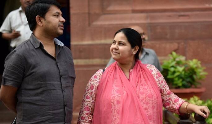 શૈલેષ અને મીસા પર બ્લેકમનીને વ્હાઈટ કરવાનો આરોપ છે. આ ઉપરાંત મીસા ભારતી પર એક હજાર કરોડ રૂપિયાની કથિત બેનામી પ્રોપર્ટી રાખવાનો આરોપ છે. બેનામી લેન્ડ ડીલના આ મામલામાં મીસા પર જમીનની લેણ-દેણ અને ટેક્સ ચોરીનો પણ આરોપ છે.