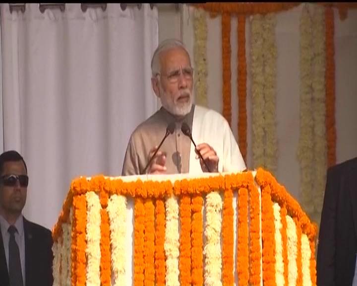 મોદીએ દિલ્હી મેટ્રોની મેજેન્ટા લાઇનનું કર્યું ઉદ્ઘાટન, કહ્યું-યોગીએ તોડ્યો અંધવિશ્વાસ