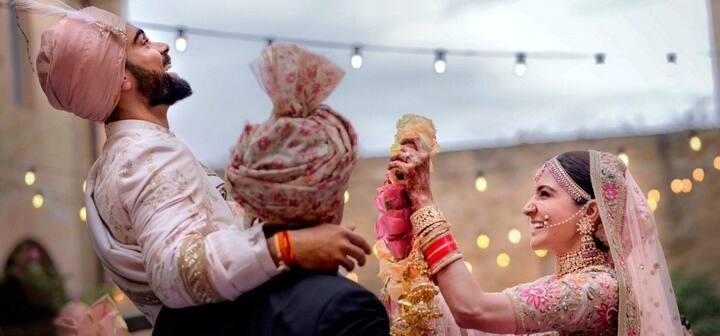 11 ડિસેમ્બરના રોજ વિરાટ કોહલી અને અનુષ્કા શર્મા લગ્નના બંધનમાં બંધાયા હતા.