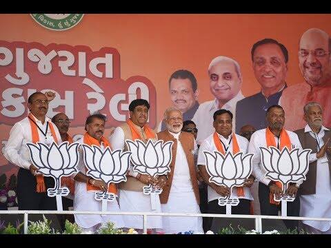 2 દાયકા દરમિયાન ભાજપ સરકારમાં બેચર ભાદાણી, પુરુષોત્તમ રૂપાલા, બાવકુ ઉંધાડ, દિલીપ સંઘાણી અને વી. વી. વઘાસિયાને મંત્રીપદ ફાળવાયું હતું. બાવકુ ઉંધાડ સિવાય બાકીના તમામ મંત્રીઓએ કૃષિ મંત્રાલયનો હવાલો સંભાળ્યો હતો. દિલીપ સંઘાણી પાસે એકથી વધારે મંત્રાલય હતાં.