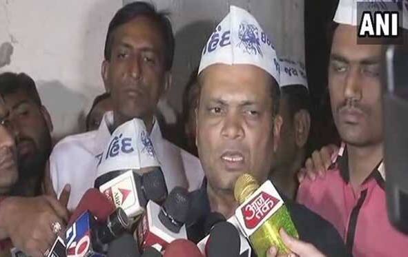 ઉપરાંત મિલકત વસાવવાનો પણ આરોપ લગાવ્યો, કહ્યું કે, હાર્દિકે સોલા-ભાગવત સામે એપોલો આર્કેડમાં મિલકત વસાવી છે, આ સિવાય વિરમગામ, સુરત અને ભરૂચમાં પણ મિલકતો ખરીદ્યાનો આક્ષેપ કર્યો હતો.