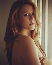 એકવાર ફરી ટોપલેશ થઈ ટાઈગર શ્રોફની બહેન કૃષ્ણા શ્રોફ, સોશલ મીડિયા પર તસવીર કરી શેર 