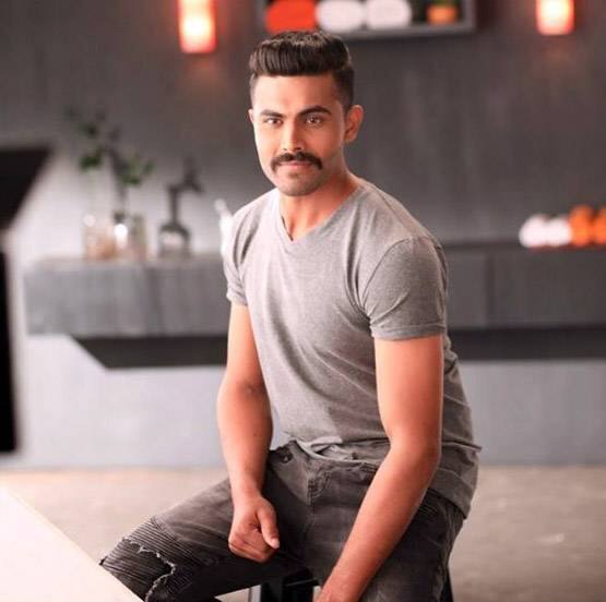 સ્ટાર ઓલરાઉન્ડર રવીન્દ્ર જાડેજા સાઉથ આફ્રિકા સામે ટેસ્ટ સીરિઝમાં મહત્વનો રોલ અદા કરી શકે છે. પરંતુ આ માટે તેની સીધી ટક્કર અશ્વિન સાથે થશે.