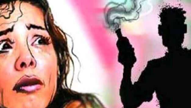 આ બનાવની જાણ થતાં જ આણંદ શહેર પોલીસ દોડી આવી હતી. 108 એમ્બ્યુલન્સને ફોન કરતાં જ ઈજાગ્રસ્ત યુવકને પણ સારવાર અર્થે હોસ્પિટલમાં ખસેડ્યો હતો. પોલીસની પૂછપરછમાં યુવક લાંભવેલનો વતની હોવાનું અને તેનું નામ સંદીપ રમેશ પથ્થરવાલા હોવાનું જણાવ્યું હતું. આ બનાવ સંદર્ભે આણંદ શહેર પોલીસે હુમલો કરવા પાછળનું કારણ જાણવાની તજવીજ હાથ ધરી છે.