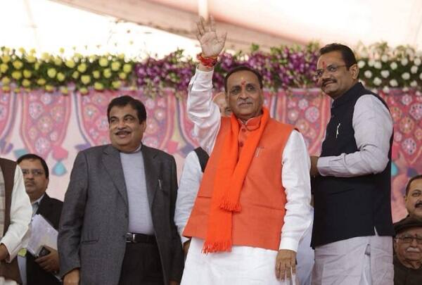 આ જોતા આગામી પાંચ વર્ષ ભાજપ માટે સત્તા ટકાવી રાખવી આસાન નહી હોય એ સ્પષ્ટ જણાઈ આવે છે. રૂપાણી સરકારને શરૂઆતમાં જ થયેલા અપશુકનો જોતાં ભાજપમાં એવી ચર્ચા ચાલી રહી છે કે આ સરકાર છ મહિના નહીં ખેંચે. 