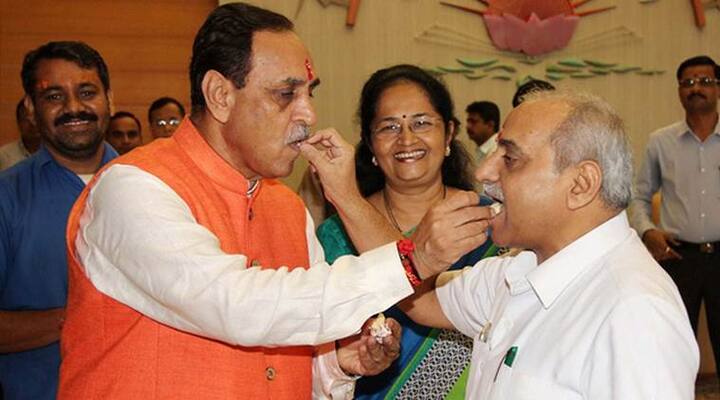 બળદેવ સોલંકીએ વધુમાં કહ્યું હતું કે, આ મુદ્દે કોળી સમાજ દ્વાર મુખ્યમંત્રી વિજય રૂપાણી સામે પણ રજુઆત કરી છે અને રૂપાણીએ વધુ કોળી ધારાસભ્યોને મંત્રી બનાવવાની ખાતરી આપી છે, પણ જો તેવું નહીં થાય તો કોળી સમાજ બહુ જલ્દી આંદોલન શરૂ કરશે.