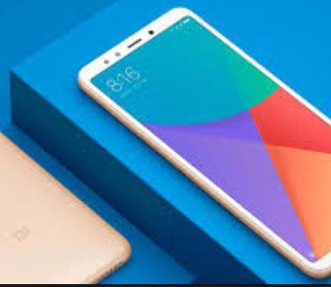 3GB રેમ/32G અને 4GB રેમ/64G સ્ટોરેજ મળી શકે છે. રેડમી નોટ 5માં પાવર બેકઅપ માટે 4000mAhની બેટરી મળી શકે છે. કેમેરાની વાત કરીએ તો આ સ્માર્ટફોન્સમાં ડ્યુઅલ રિયર કેમેરા સેટઅપ આવશે. 