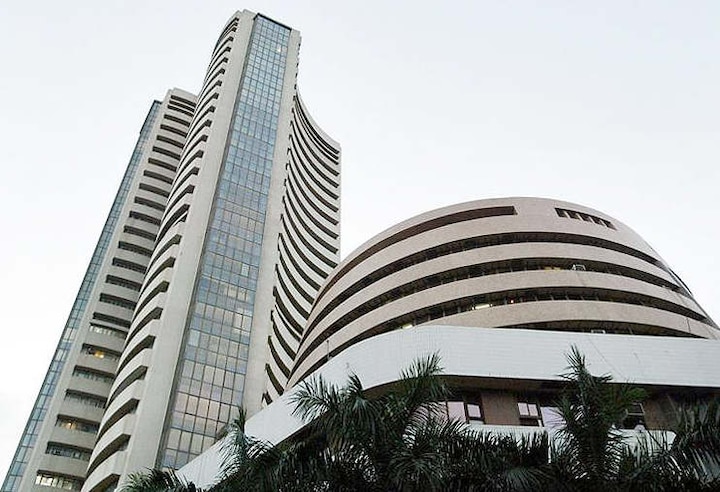 Stock Market Closing Nifty50 as flat as it can get Sensex ends 37 pts higher Maruti up 3 percent  Axis Bank down 2 percent Stock Market Closing: शेअर बाजारात आज मोठी अस्थिरता, गुंतवणूकदारांचा उत्साह थंडावला