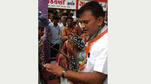 કોંગ્રેસે ગુજરાત વિધાનસભામા વિરોધપક્ષના નેતાપદે યુવા પાટીદાર નેતા પરેશ ધાનાણીની નિમણૂક કરી એ સાથે જ કોંગ્રેસમાં યુવા નેતૃત્વનો ઉદય થયો છે. કોંગ્રેસ છેલ્લાં કેટલાંક વરસોથી શંકરસિંહ વાઘેલા, અર્જુન મોઢવાડિયા, શક્તિસિંહ ગોહિલ અને સિદ્ધાર્થ પટેલ જેવાનેતાઓની પકડમાં જ હતી.