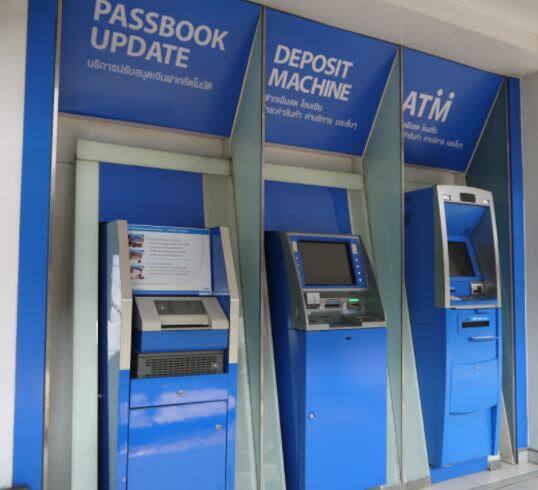 બેન્કરોએ આ પગલાંને યોગ્ય ઠરાવતાં જણાવ્યું હતું કે આ પગલાંથી ઓનલાઈન બેન્કિંગને પ્રોત્સાહન મળશે. સમય જતાં ચેક અને ડિમાન્ડ ડ્રાફ્ટ પણ નામશેષ થઈ જશે. એટીએમઅને કિયોસ્ટ મશીનમાં પાસબુક ભરાવવી અને નાણાંની લેવડદેવડ હજુ પણ વિનામુલ્ય થઈ શકે છે.