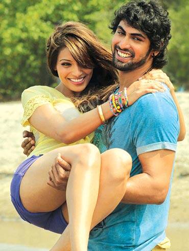 વર્ષ 2011માં આવેલી ફિલ્મ‘દમ મારો દમ’દરમ્યાન બિપાશા અને બાહુબલી ફિલ્મના ભલ્લાલદેવ રાણા દગ્ગુબતી સાથે પણ રિલેશનની ખબરોએ ચર્ચા જગાવી હતી, પણ બન્નેમાંથી કોઈએ સ્વીકાર કર્યો નથી અને એક બીજાને ડેટ કરી રહ્યા હતા. તે વખતે બન્ને અનેક પાર્ટીઓમાં સાથે જોવા મળ્યા હતા.