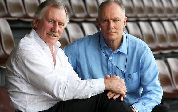 ટેસ્ટ ક્રિકેટમાં આવું કારનામું કરવામાં પણ ઓસ્ટ્રેલિયા મોખરે છે. ઓસ્ટ્રેલિયાની ઈયાન અને ગ્રેગ ચેપલ તથા સ્ટિવ અને માર્ક વોની જોડી પણ સિદ્ધિ મેળવી ચુકી છે. વો બ્રધર્સ બાદ માર્શ બ્રધર્સેને આ સિદ્ધી મેળવી છે.