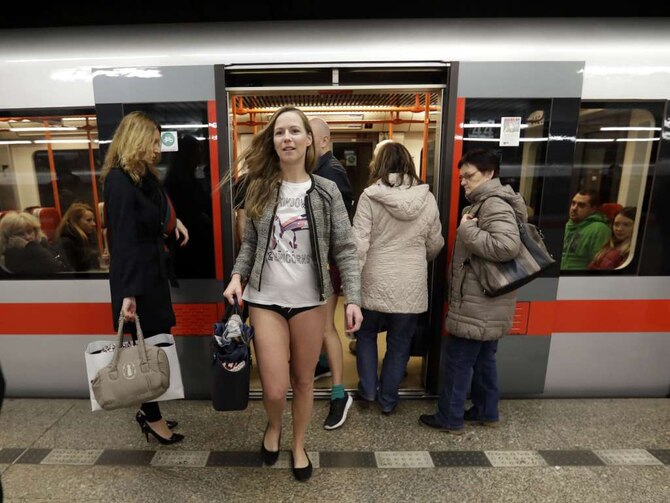 No Pants Subway' riders brave freezing temperatures
