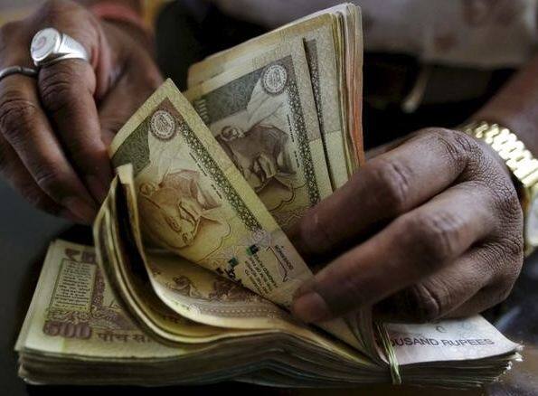 અંગ્રેજી અખબારમાં પ્રકાશિત અહેવાલ અનુસાર એક પત્રકારને આવી જ રીતે એક કસીનોની મુલાકાત લેવા પર બિહારના નેતા પોતાના સાથીદારો સાથે દેખાયા. તે કસીનોમાં રમતા થોડા જ કલાકોમાં 3 લાખ રૂપિયા ગુમાવી ચૂક્યા હતા. તેમણે પોતાના ડ્રાઈવર પાસેથી ભારતીય નોટો મંગાવી અને કસીનોને આપી દીધી.