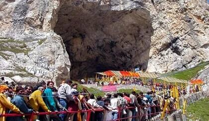 યાત્રામાં ઉપલબ્ધ પ્રાથમિક સુવિધાઓની ક્ષમતાને ધ્યાનમાં રાખતા બન્ને રસ્તાઓ પર દરરોજ 75 હજાર યાત્રીઓને યાત્રાની પરવાનગી આપવા બોર્ડે નિર્ણય કર્યો છે. અમરનાથ યાત્રાનું રજીસ્ટ્રેશન 1 માર્ચથી શરૂ થશે.