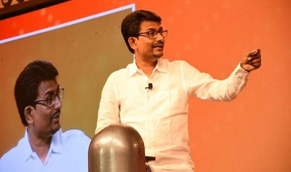 ગુજરાતના ગામડાઓના રામજી મંદિરોમાં કોંગ્રેસ પક્ષ દ્વારા ટૂંક સમયમાં જ ઢોલ, નગારા, શંખ જેવા વિવિધ સામગ્રીની કીટ આપવામાં આવાની છે આ અંગેની પ્રતિક્રિયા આપતા અલ્પેશ ઠાકોરે જણાવ્યું હતું કે, શું મંદિરો ઉપર ફક્ત બીજેપીનો જ કબ્જો છે ભગવાન ઉપર કોઈનો કબ્જો ન હોઈ શકે.