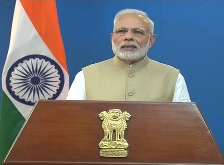 ઉલ્લેખનીય છે કે મોદી સરકારે 8 નવેમ્બર, 2016ના રોજ દેશમાં નોટબંધી લાગુ કરી હતી. આ દિવસે મોદીએ અચાનક જ રાતે 12 વાગ્યાથી 500 અને 1000ની નોટ બંધ થઈ જશે તેવી જાહેરાત કરી હતી. આ ફેંસલા પાછળ કેન્દ્ર સરકારે ભ્રષ્ટાચાર અને બ્લેકમનીને ખતમ કરવાની દલીલ કરી હતી. નોટબંધી લાગુ થયા બાદ દેશમાં દિવસો સુધી અફડાતફડીનો માહોલ રહ્યો હતો. 