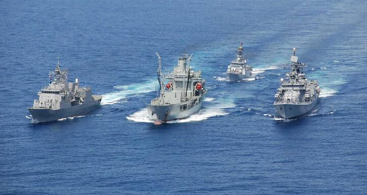 નવી દિલ્હીઃ ભારતીય સૈન્યની તાકાત સમુદ્રમાં હવે દેખાશે. ભારતીય નેવી અત્યાર સુધીની સૌથી મોટી ‘વૉરગેમ’ની તૈયારી કરી રહી છે. હિન્દ મહાસાગરમાં અંદમાન-નિકોબારની આસાપાસના હજારો વર્ગમીલ સમુદ્રી વિસ્તારમાં આ વૉરગેમ એક્સરસાઇઝ થશે. જેમાં 22 દેશો ઇન્ડિયન નેવી સાથે સાથે જોડાશે.