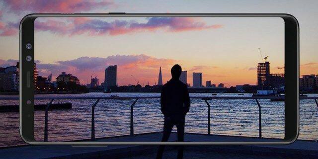  આ સ્માર્ટફોનમાં 6 મેગાપિક્સલ પ્રાઈમરી ફ્રંટ કેમેરા f/1.9 સાથે અને 8MP સેકન્ડરી કેમેરા f/1.9 અપર્ચર સાથે આપવામાં આવેલો છે. આ સિવાય ફોનમાં f/1.7 અપર્ચર સાથે 16 મેગાપિક્સલનો બેક કેમેરા પણ છે.