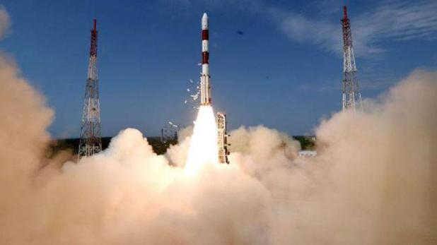 ISROના PSLV C-40થી પાકિસ્તાનના આતંકવાદી કેમ્પો અને બંકરો પર નજર રાખી શકાશે. કાર્ટોસેટ 2F ઉપગ્રહથી ભારતની એજન્સીઓ, પાકિસ્તાનમાં બનેલા આતંકવાદી કેમ્પો અને બંકર્સની ઓળખ કરી શકે છે. સાથે આ ચીનની દરેક સૈન્ય હરકત પર પણ નજર રાખશે. ચીન સાથે જોડાયેલા બોર્ડર વિસ્તારમાં પણ ડ્રેગનની દરેક હરકત પર બાઝ નજર રાખવામાં આસાની રહેશે. 