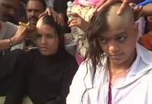 મધ્ય પ્રદેશ: મહિલા શિક્ષકોએ અધ્યાપક અધિકાર યાત્રામાં મુંડન કરાવી કર્યો વિરોધ